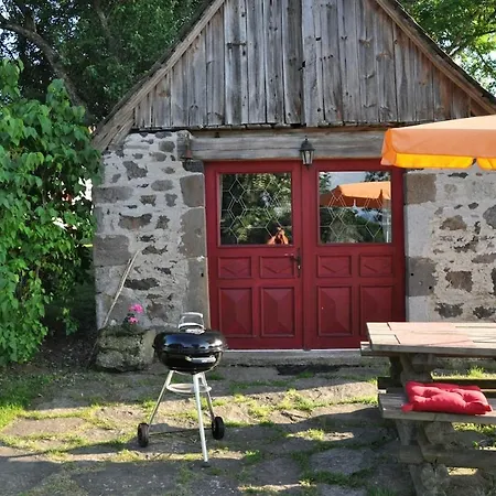 - Four A Pain Au Coeur Des Volcans * Vernines