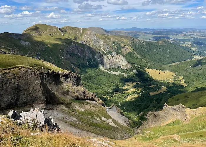 - Four A Pain Au Coeur Des Volcans * Vernines