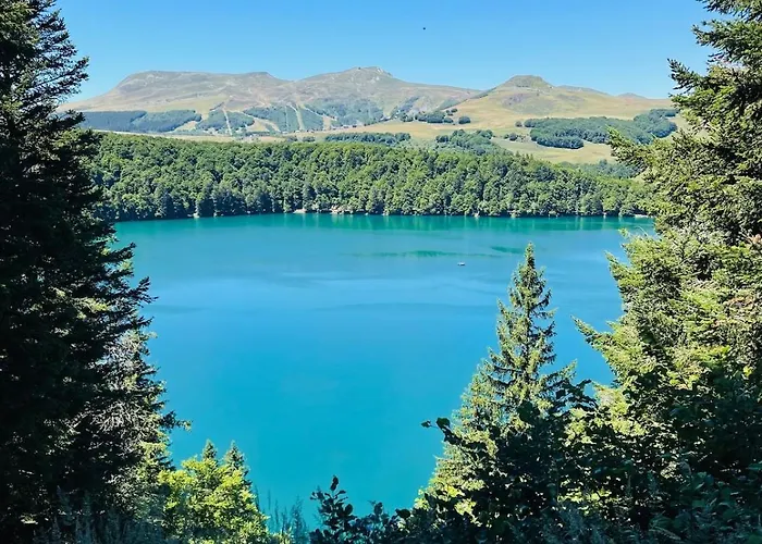 - Four A Pain Au Coeur Des Volcans *